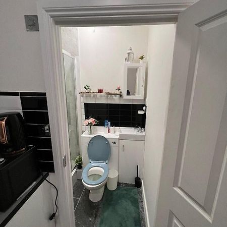 Lovely Apartment Close To Acton Central Station Londres Extérieur photo