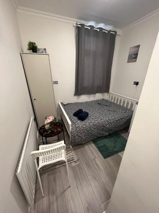 Lovely Apartment Close To Acton Central Station Londres Extérieur photo