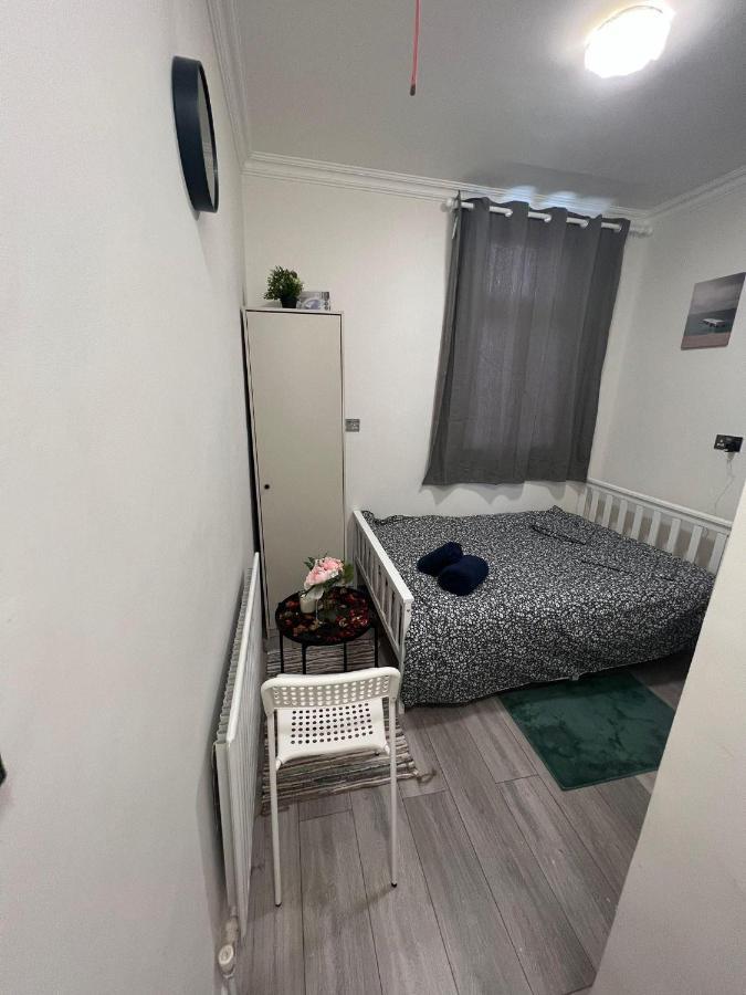 Lovely Apartment Close To Acton Central Station Londres Extérieur photo