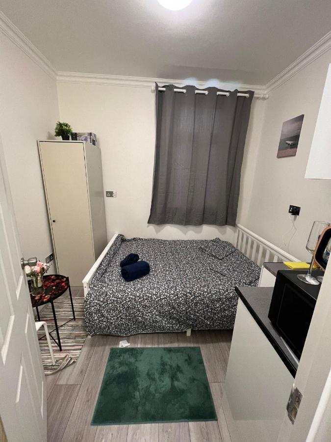 Lovely Apartment Close To Acton Central Station Londres Extérieur photo