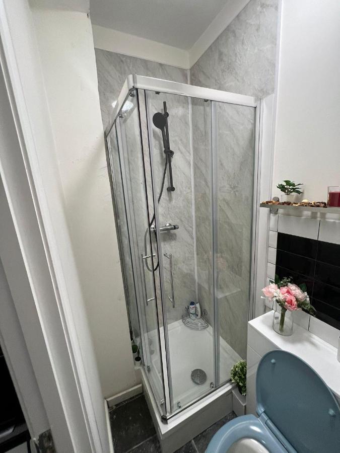 Lovely Apartment Close To Acton Central Station Londres Extérieur photo