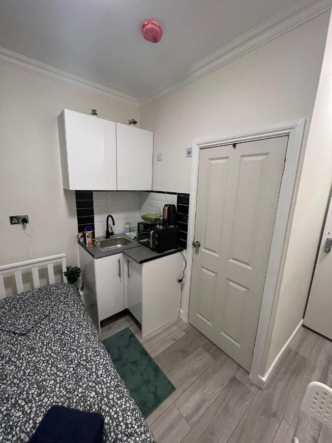 Lovely Apartment Close To Acton Central Station Londres Extérieur photo
